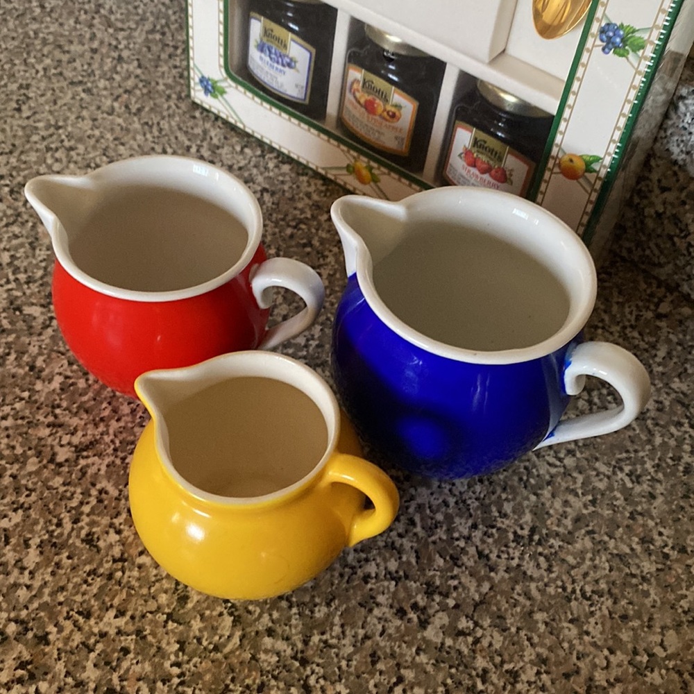 erphila czechoslovakia Red And White Blue & white yellow & white pitcher - Picture 3 of 5